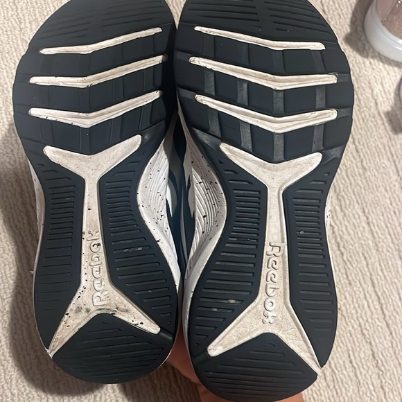 Boys Reebok sneaker - Picture 4 of 5